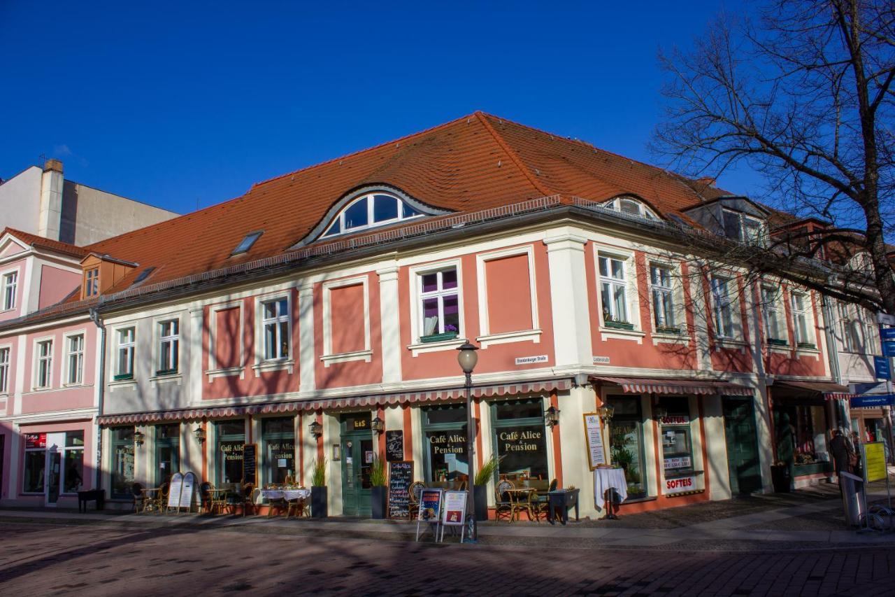Cafe Alice & Pension Gmbh Potsdam Exterior foto