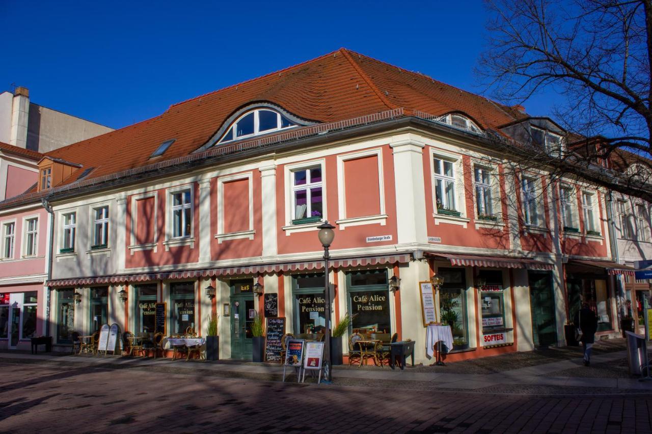 Cafe Alice & Pension Gmbh Potsdam Exterior foto